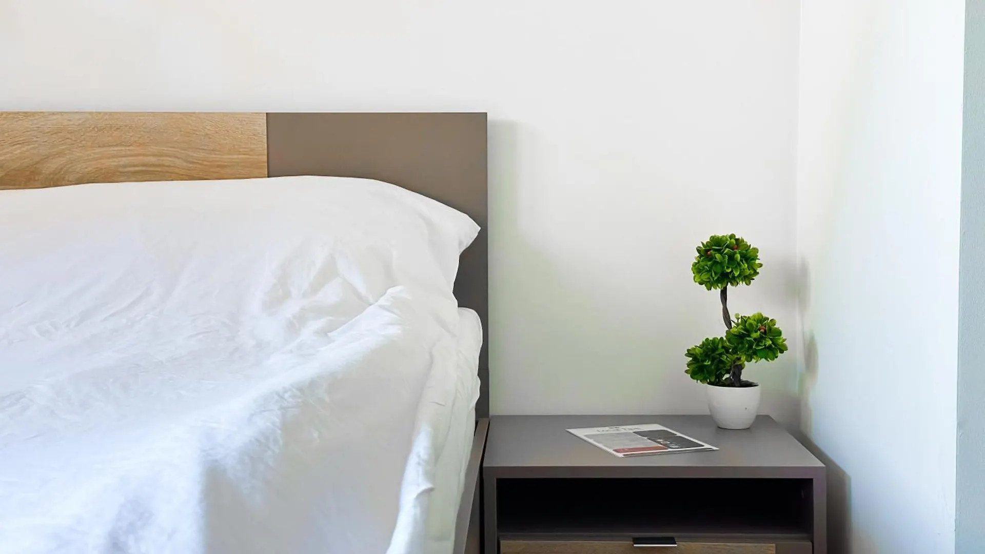 Budget Stay Near Sofias Lions Bridge Βουλγαρία