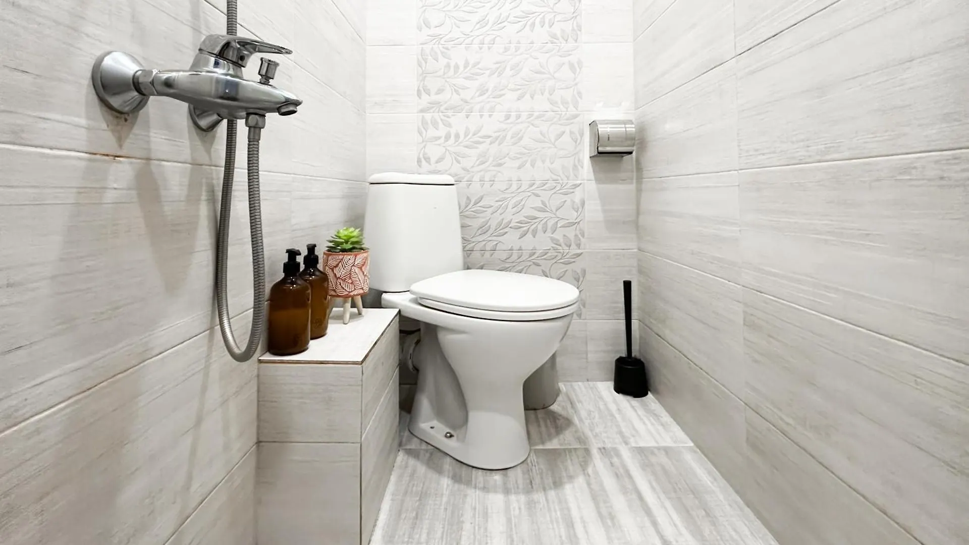 Budget Stay Near Sofias Lions Bridge Lägenhet Sofia
